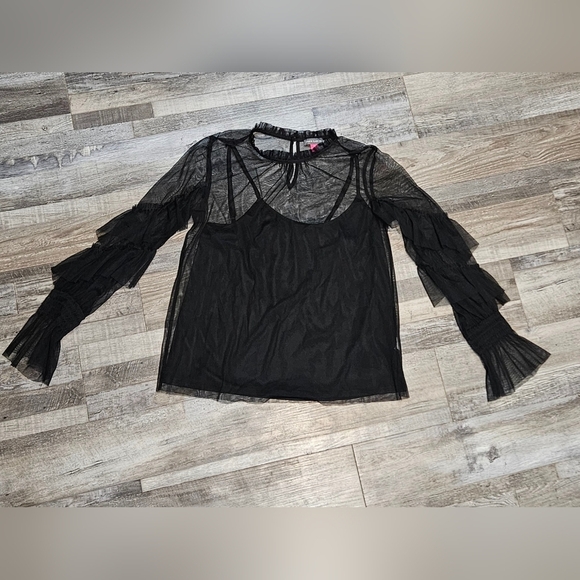 💜🩷Vince Camuto Ruffle Sleeve Blouse Size Small💜🩷 - Picture 1 of 8